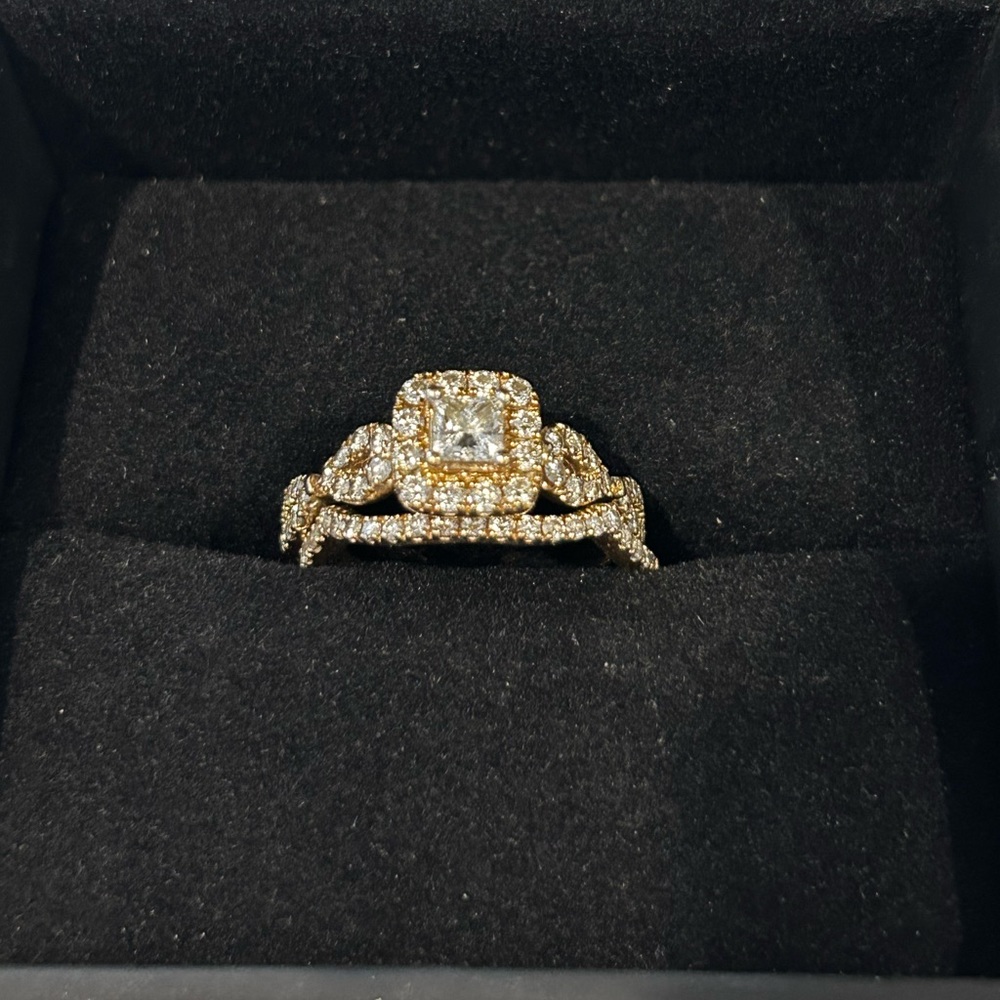 Engagement ring and wedding band set
